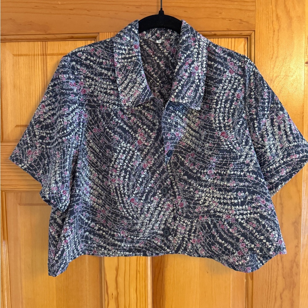 Cropped Button-Front Floral Shirt - Navy & Pink